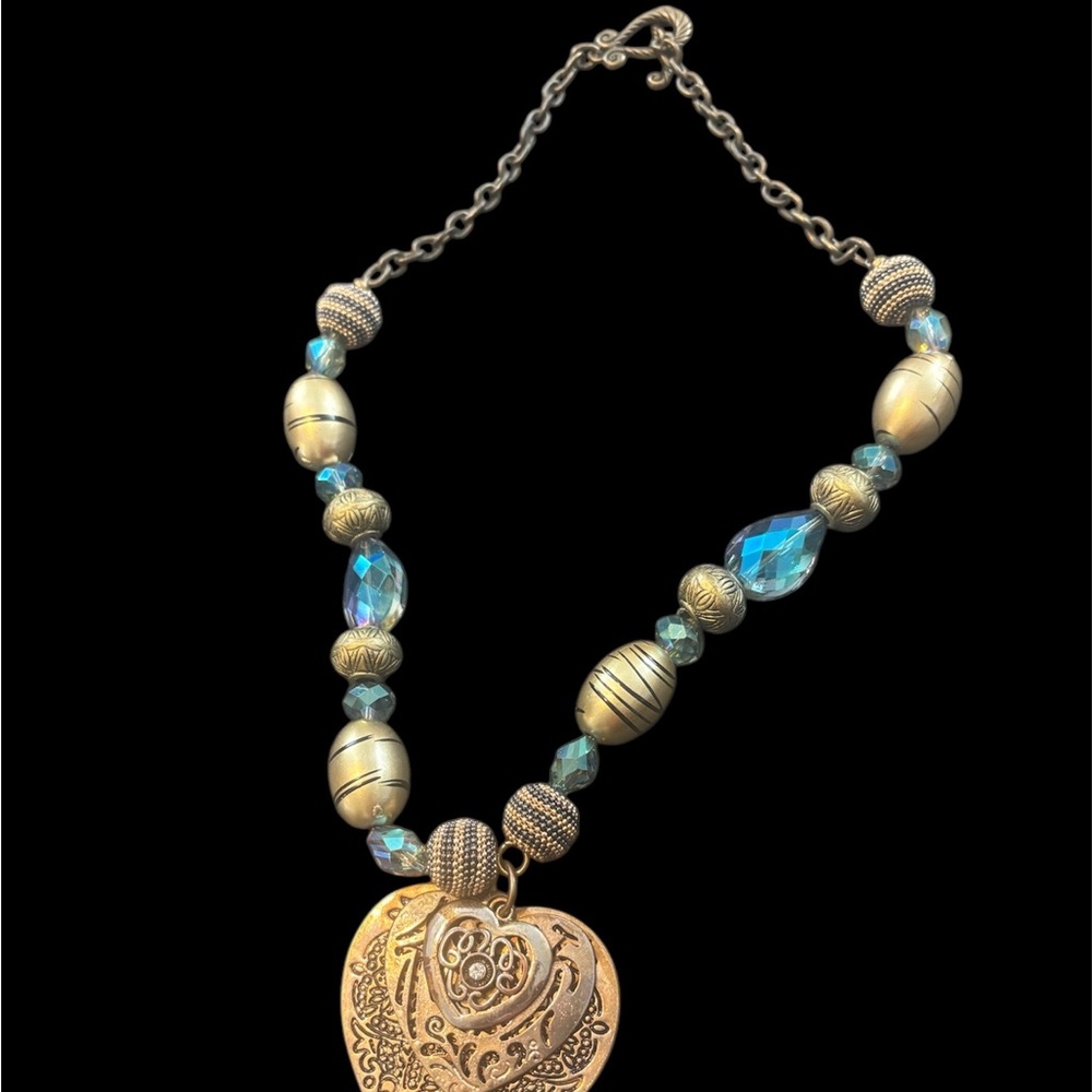 Beaded necklace with heart pendant